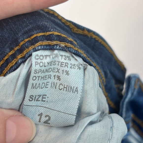 Classic Blue Kids Jeans with Distressed Accents Size 12 - Picture 13 of 13